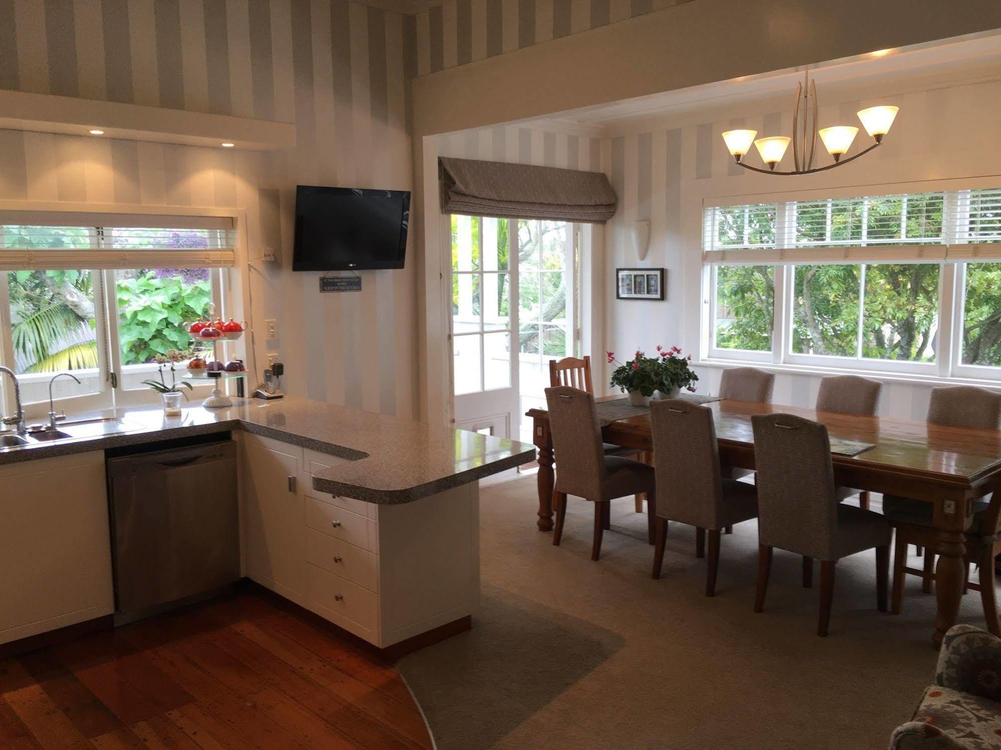 Eden Park Bed And Breakfast Inn Окленд Екстер'єр фото